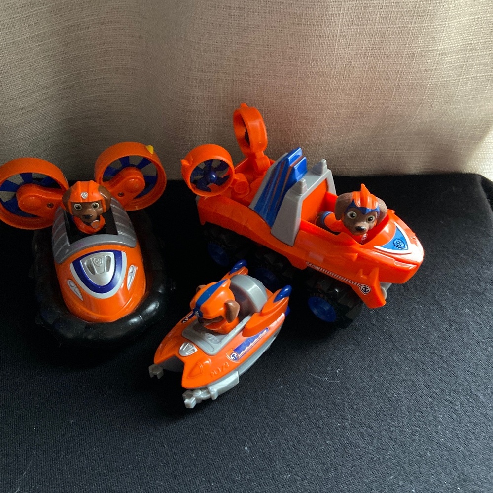 Paw Patrol 3 piece Zuma Rescue Set with Action Figures